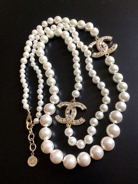 coco chanel and pearls|Coco Chanel pearl necklaces.